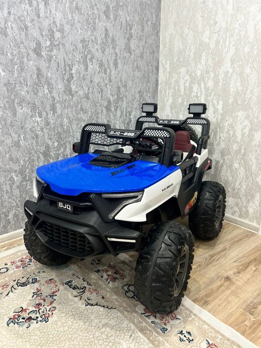 Машина двухместная детская