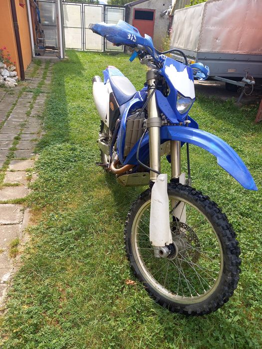Yamaha WR250,  pornire la buton