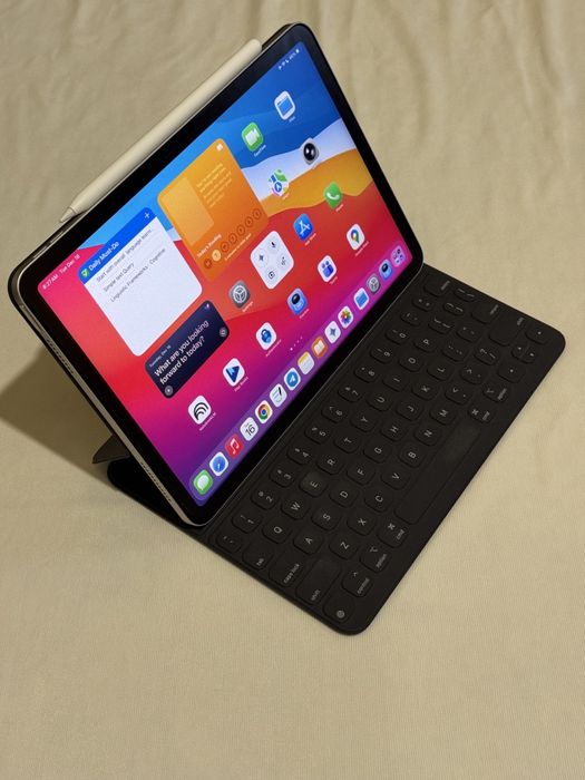 iPad Air 11" M2 | 128GB + Apple Keyboard  + Pencil Pro

Xotira: 128GB
