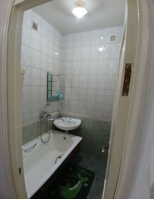 Аренда 2/4/4,50м2,болкон 1.5×3,НЕ торец! Массив Феруза, кафе Шукрона!