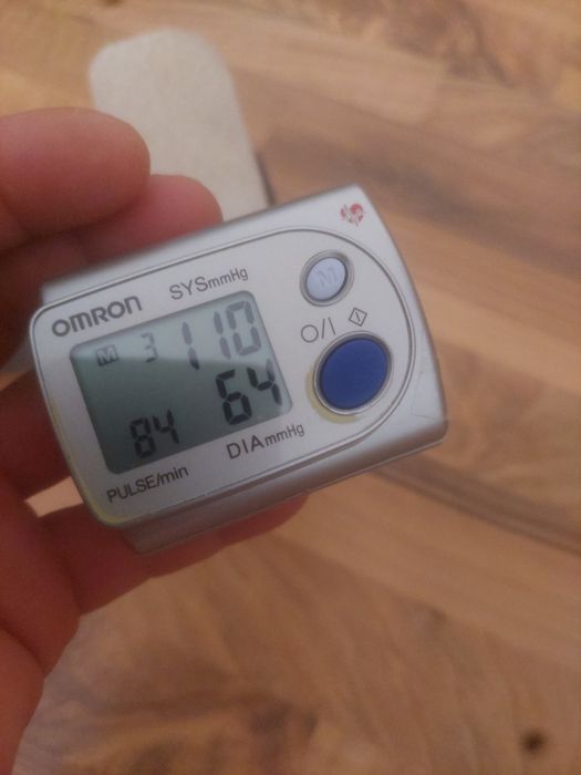 Tensiometru de incheietura Omron ,stare buna
