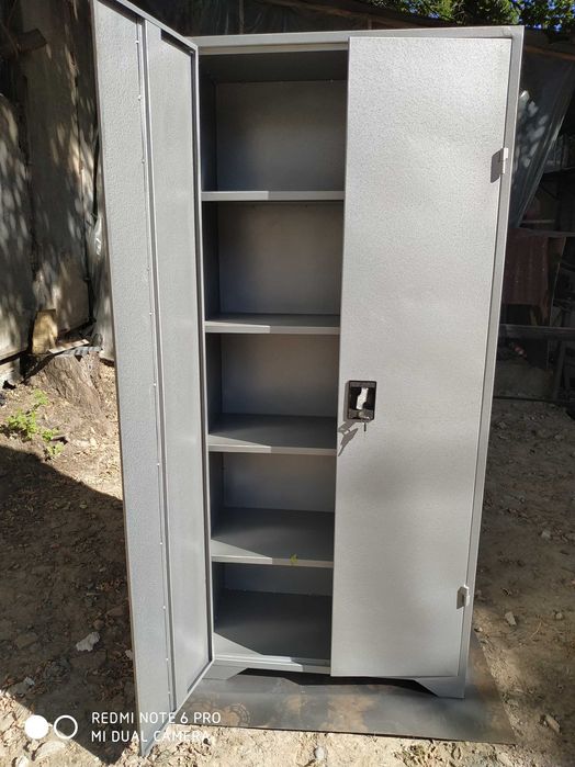 Продаю шкаф из металла