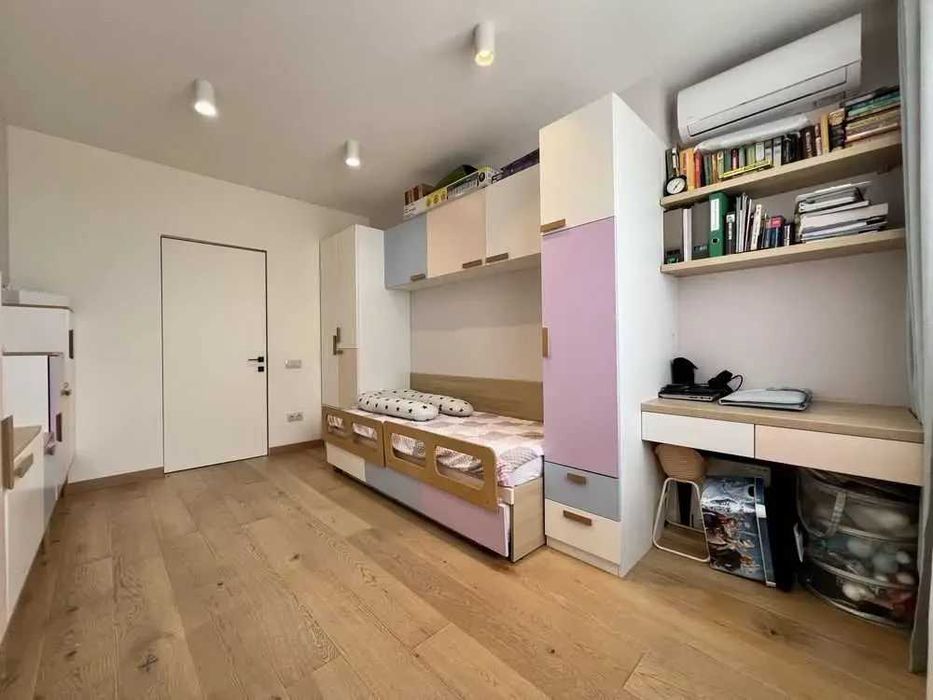 Дава се под наем Тристаен апартамент в София, Център - 90 кв.м за 510 € - Снимка #1