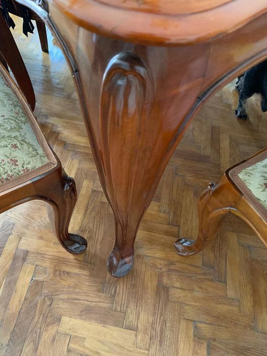 Vand sufragerie Madrigal, pentru iubitorii stilului clasic!