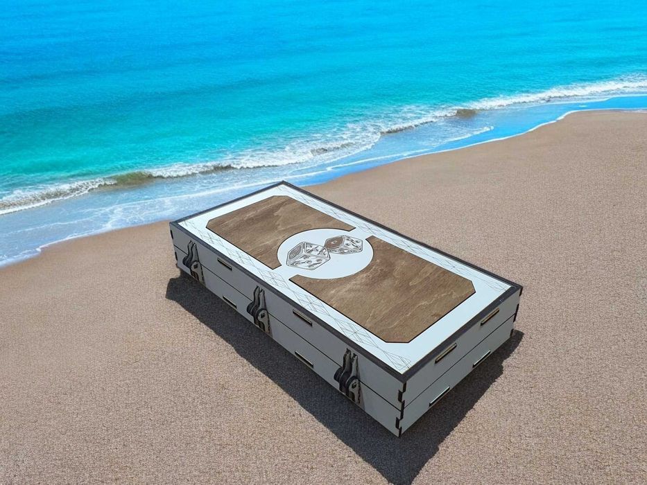 Ръчно изработена бяла табла от дърво с дизайн на зарове