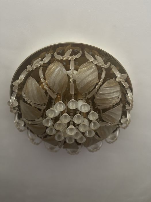 Люстра в зал или спальню