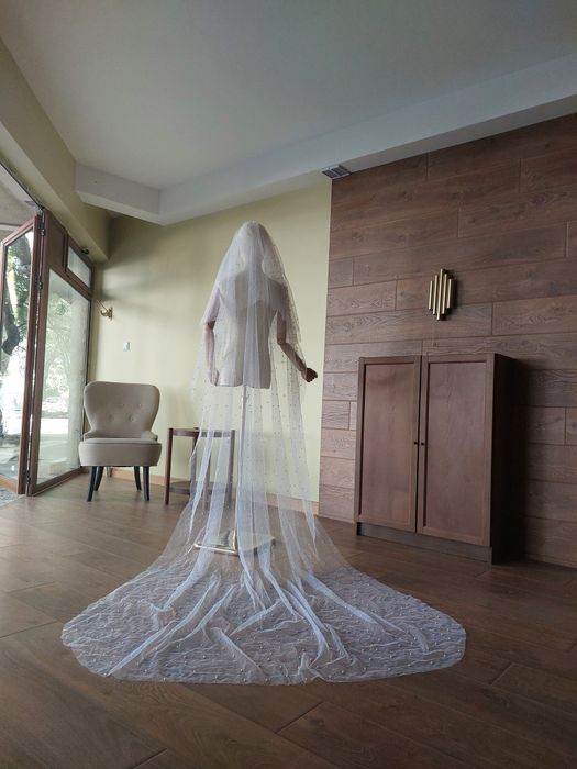 Дълъг Булчински Воал Тюл Перли Бяло Забулване Сватбена Рокля