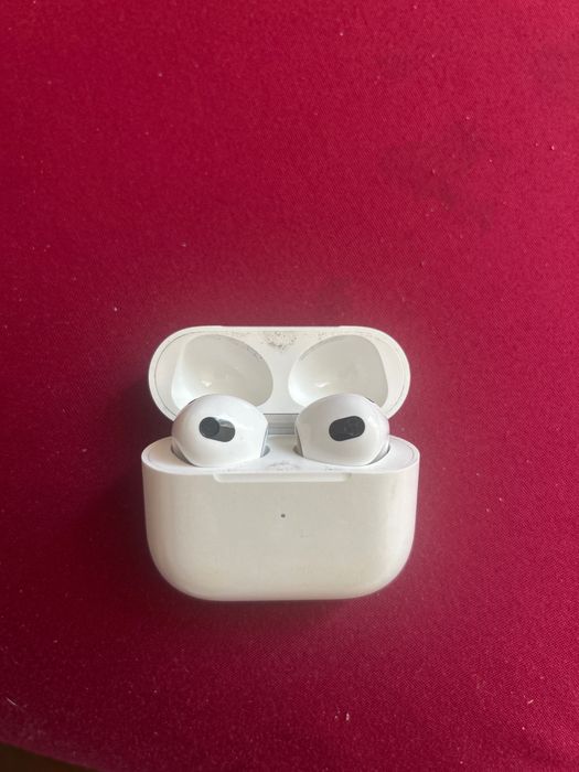 Продам Airpods 3