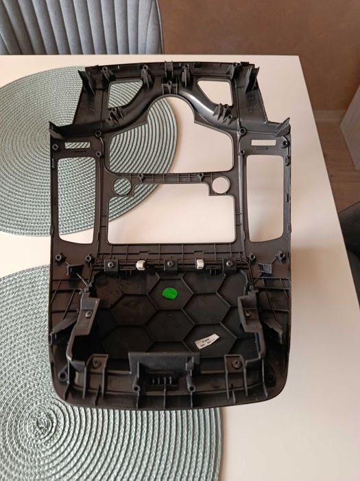 Пластмасова конзола за предно табло на Hyundai i30