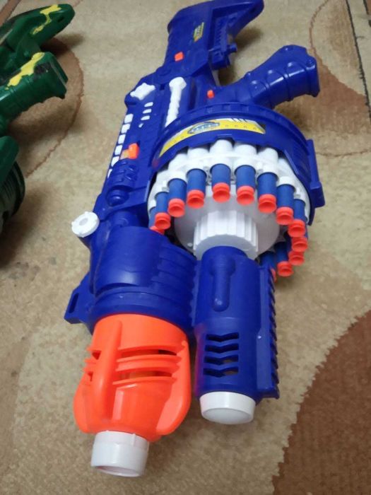 Бластер с присосками