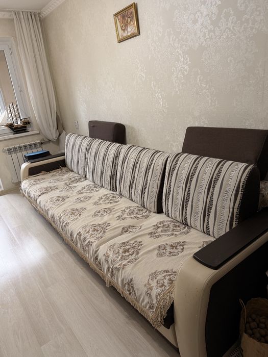 Продается диван длиной 2.80 м