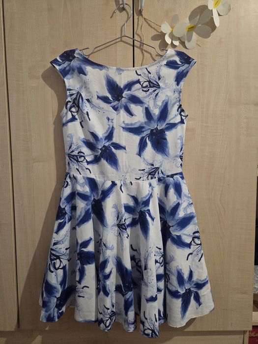 4 ЛЕТНИХ ПЛАТЬЯ, цветочного принта