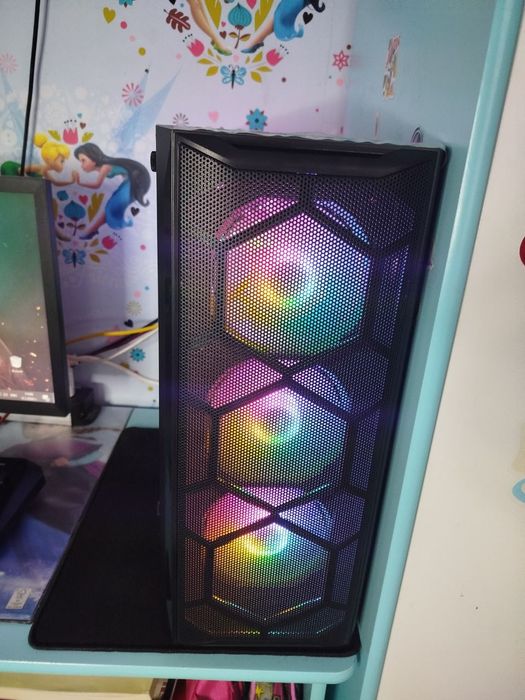 Геймърски Компютър 12/24 ядра/ 16GB DDR4/ Radeon RX 580 8G