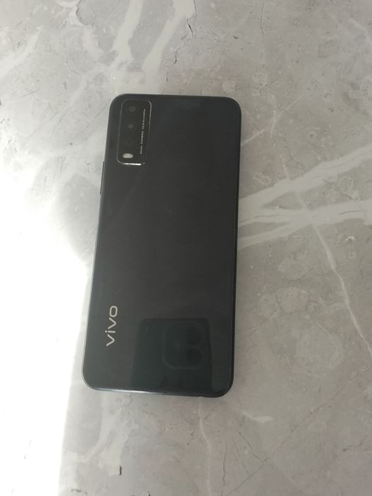 Oppo Y20 , в левом углу немного сломан экран, рабочий