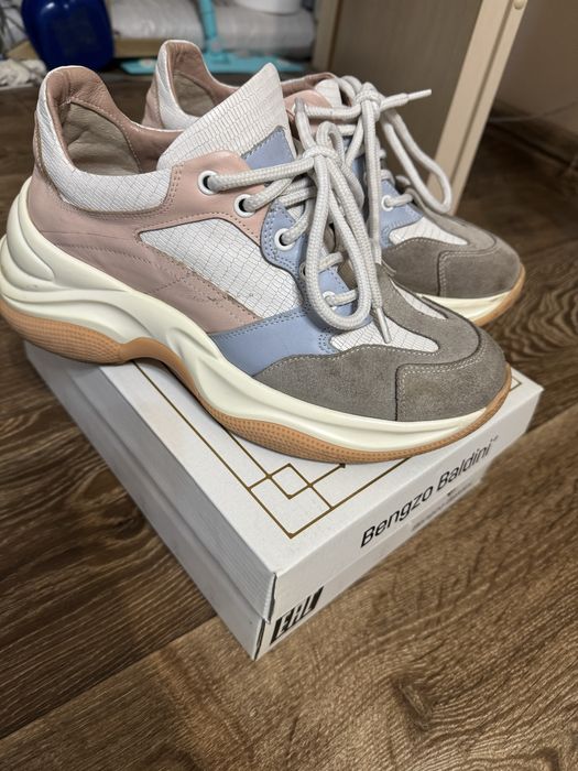 Продам кроссы осенние