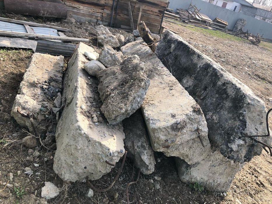 Отдам фундаментные блоки бу