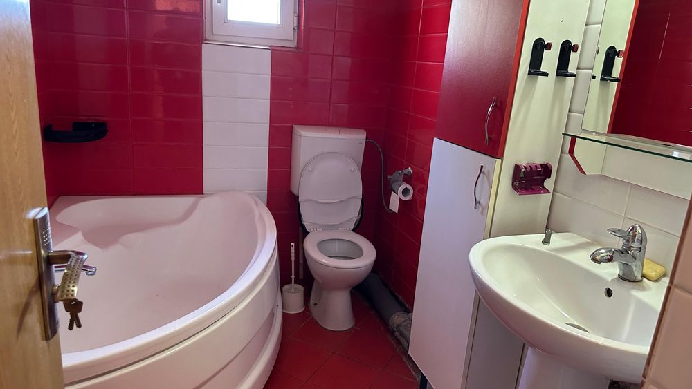 Chirie apartament PB 3 camere zona Ramada