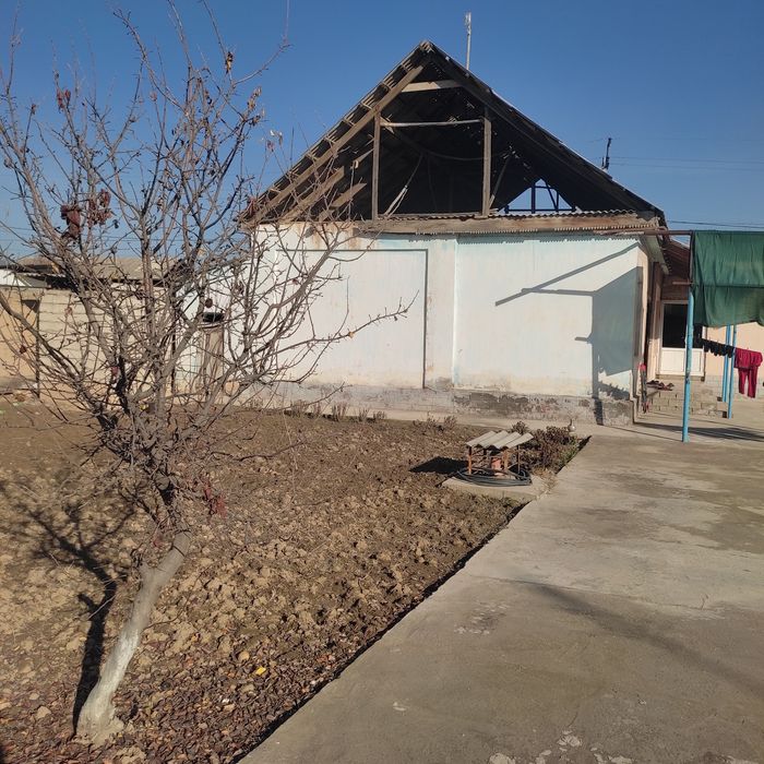 Ховли уй сотилади