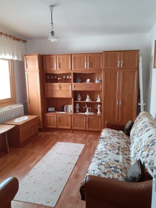 Închiriez garsonieră