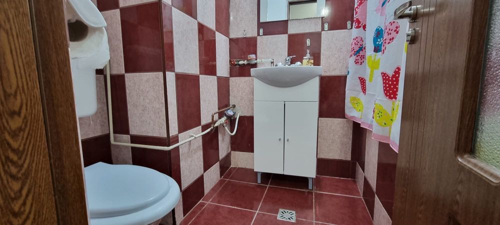 Inchiriez garsoniera