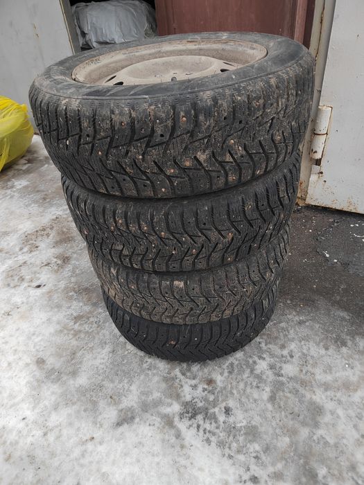Продам комплект зимней резины