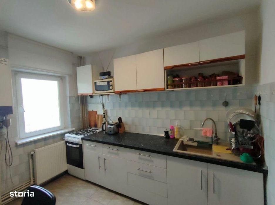 Apartament 4 camere, 89.88 mp, trilateral, 2 bai, zona Craiovita Prome