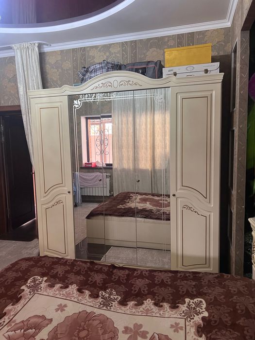 Продается спальный гарнитур