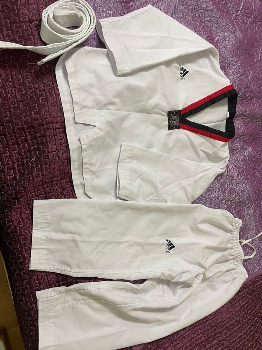 Кимоно форма таэквандо