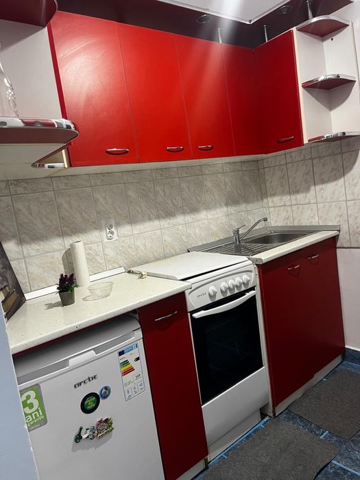 Închiriez garsonieră zona Dacia în spate la magazinul Profi