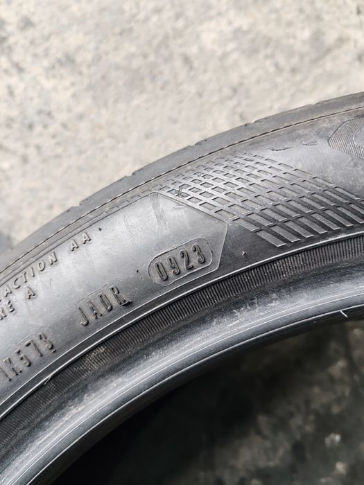 2 anvelope 255 40 20