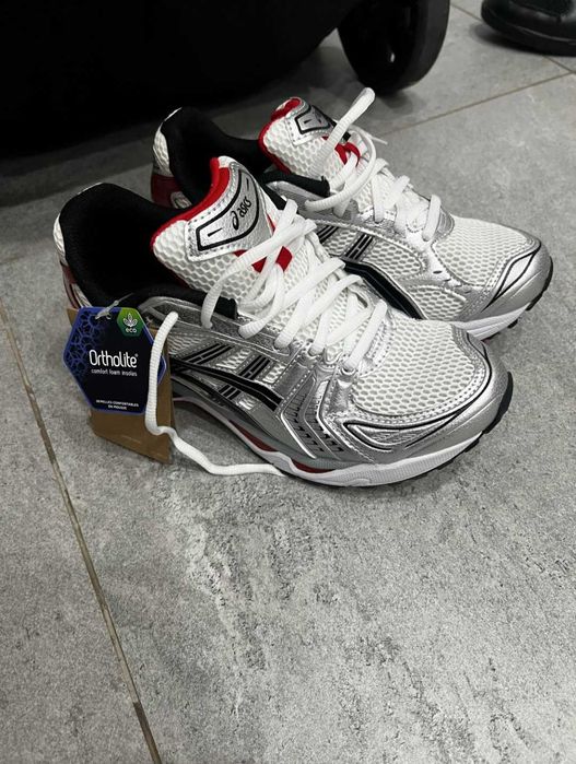 Кроссовки ASICS GEL