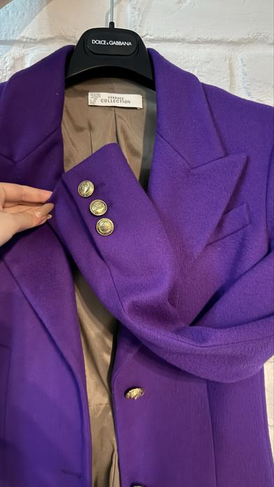 Шикарное пальто Versace