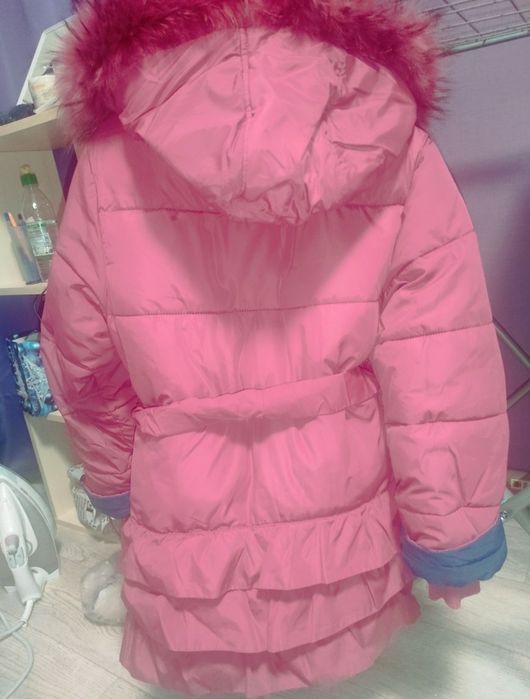 Продам куртку б/у для девочки рост 128