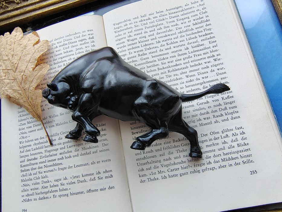 Brichetă metalică taur de colecție