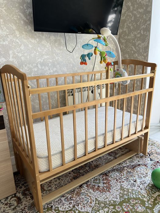 Детская кроватка, качалка