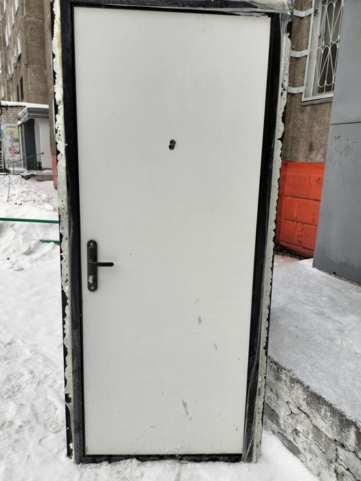 Продам входную дверь новая