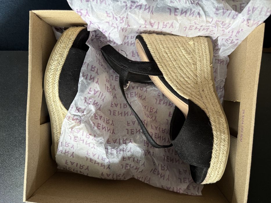 Sandale noi Jenny Fair