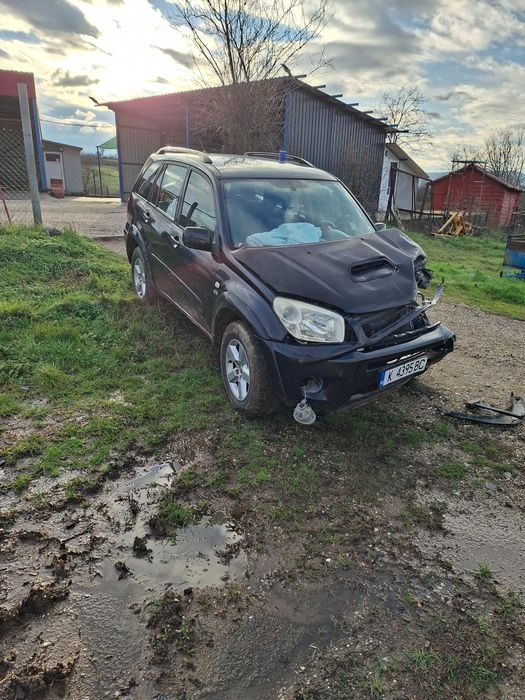 Тойота рав4 на части или цяла