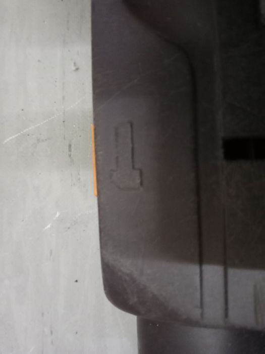 Продавам ударна бормашина Спарки и ударна Блек енд Декер за части