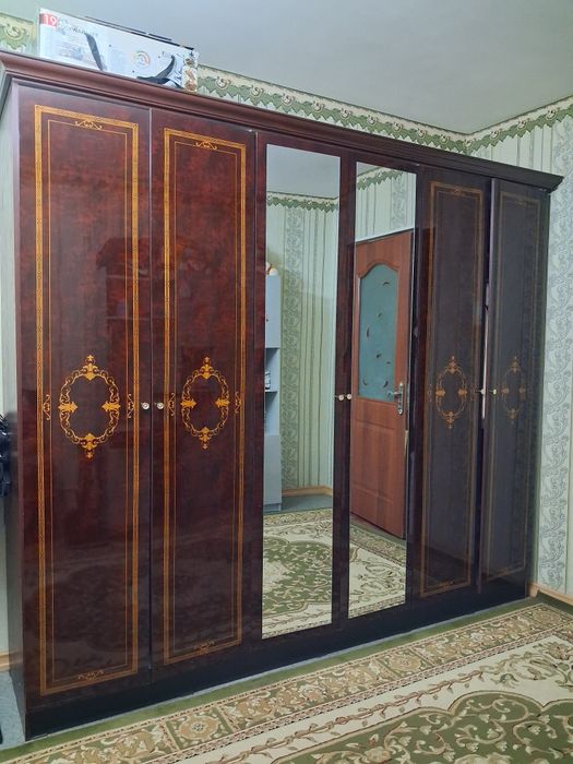 Продаётся спальный гарнитур
