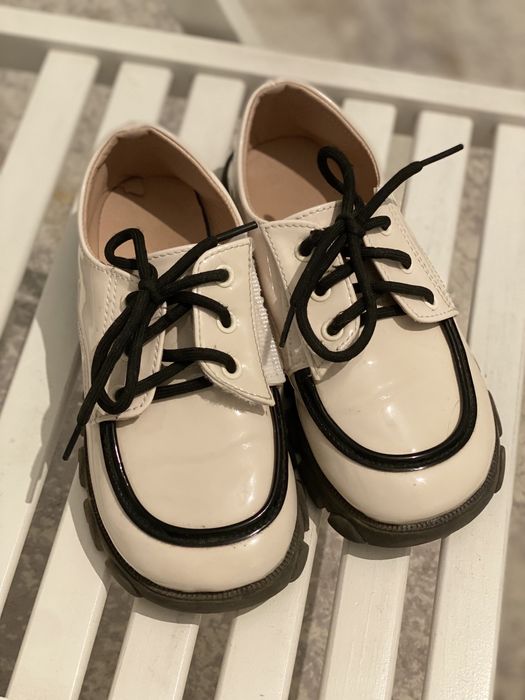 Обувь для девочек кроссовки сандалии ботинки