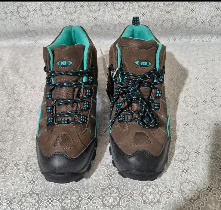 Bocanci munte, drumetie, trekking shoes marime 40