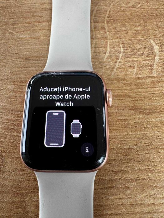 apple watch se gold aluminium case