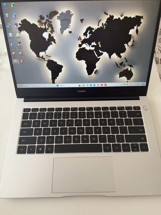 лаптоп Huawei MateBook D 15 в отлично състояние.