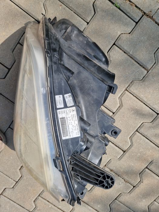 Far stânga  Mercedes Benz Glk