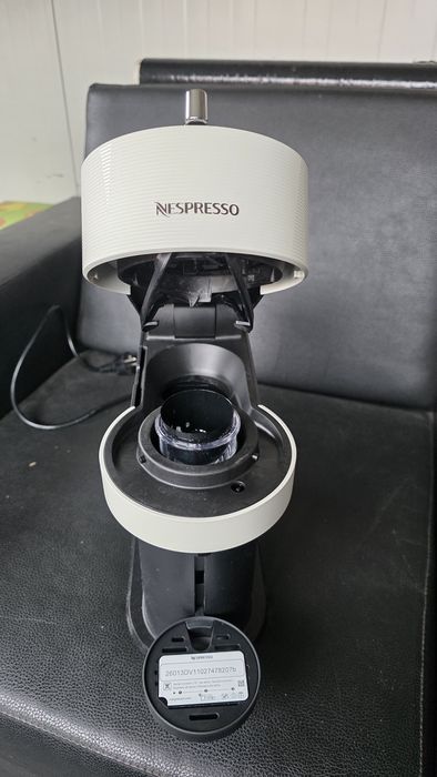 Nespresso Espressor Vertuo Next GDV1 NOU!!