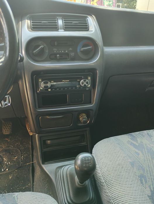 Дайхацу Сирион Daihatsu Sirion 1.0