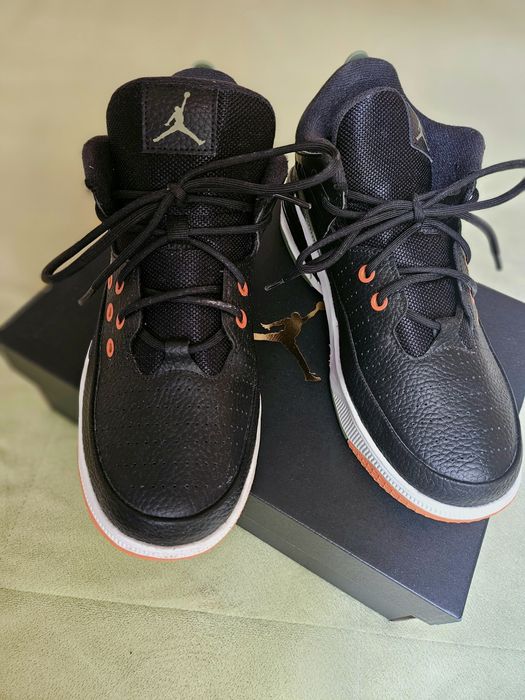 Nike air jordan max aura