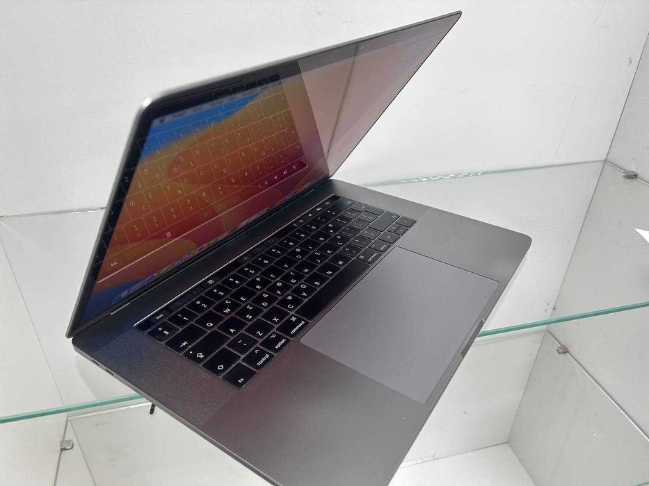 MacBook Pro/15/2017/TouchBar