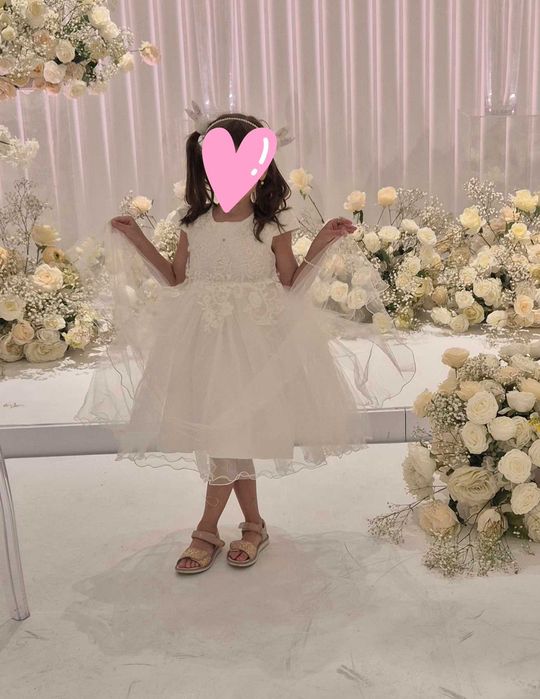 Rochita alba fetita 4-5 ani, serbare, miresica, fulg